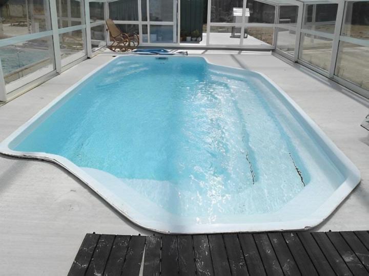 Installation piscine en polyester Montauban